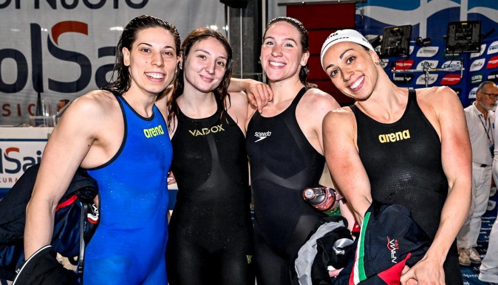 Salvagente Gonfiabile Originale A Forma Di Gomma Per Piscina E Mare - Com-four® - Per Adulti E Bambini