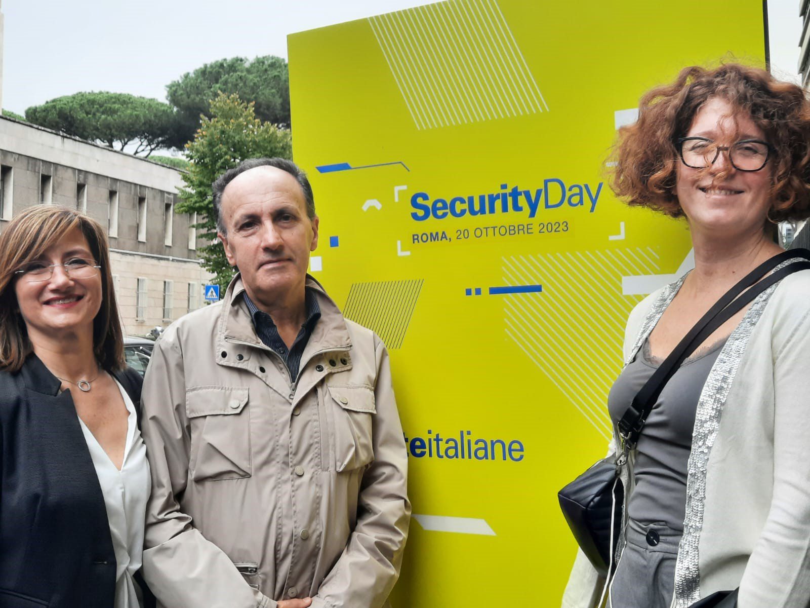 Le Poste premiano impiegata dell'ufficio di Bagno a Ripoli Le Poste premiano impiegata dell'ufficio di Bagno a Ripoli